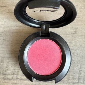 Mac cosmetics sushi flower satin eyeshadow new in box